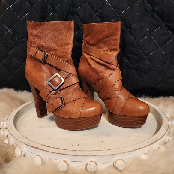 GUESS ~ Platform Ankle Boots w/Buckles - Picture 3 of 10